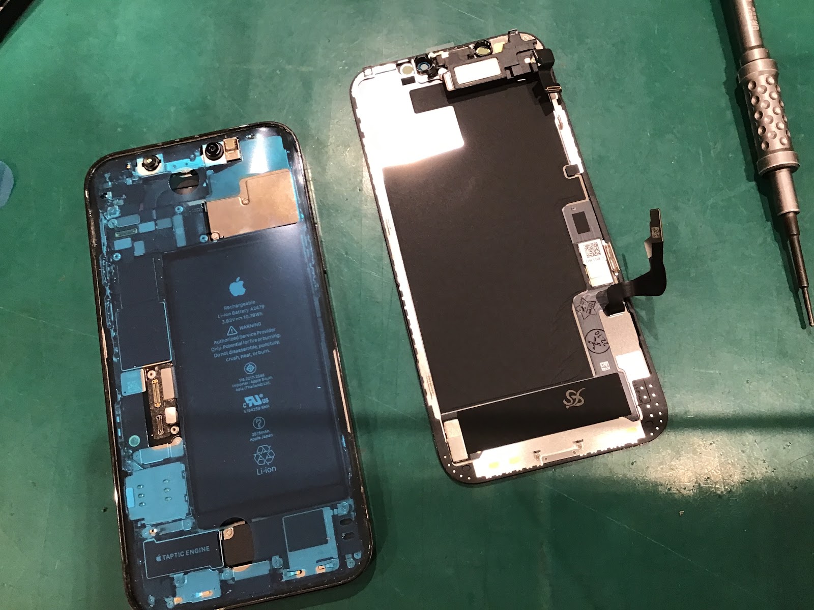 iPhone12Proの画面交換ならデータそのまま修理可能なスマホ修理工房海老名ビナウォーク店へ！